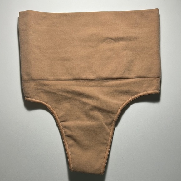 Skims Core control Thong size S/M NWOT - Picture 1 of 4